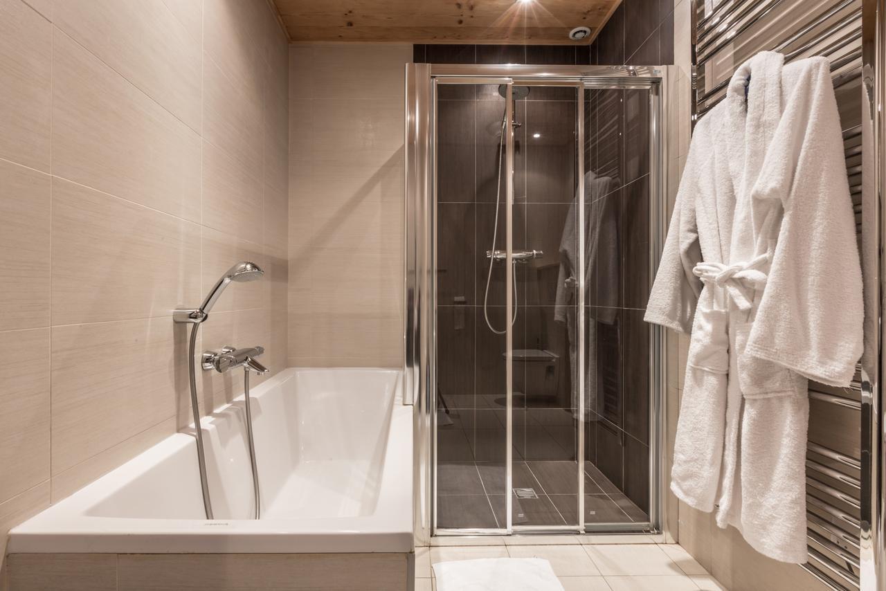 Apartment Au Bon Coin - Luxury Chamonix Hidden Haven, Mont Blanc View, Hot Tub And Garden Экстерьер фото