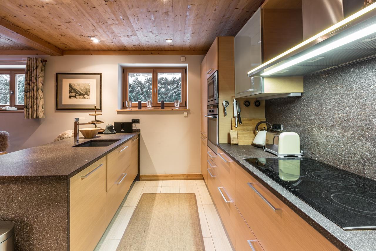 Apartment Au Bon Coin - Luxury Chamonix Hidden Haven, Mont Blanc View, Hot Tub And Garden Экстерьер фото